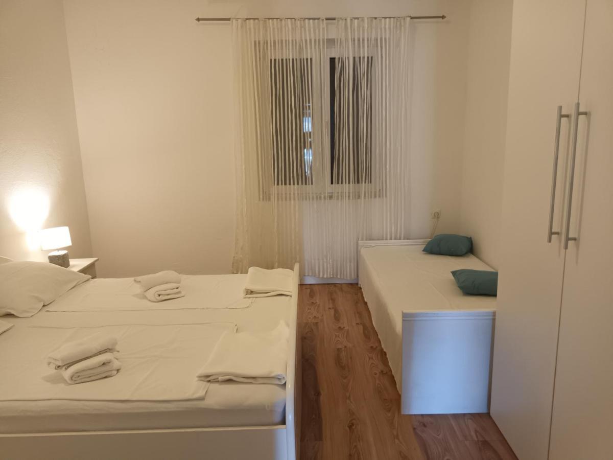 Apartments Verica Pag Town Eksteriør bilde